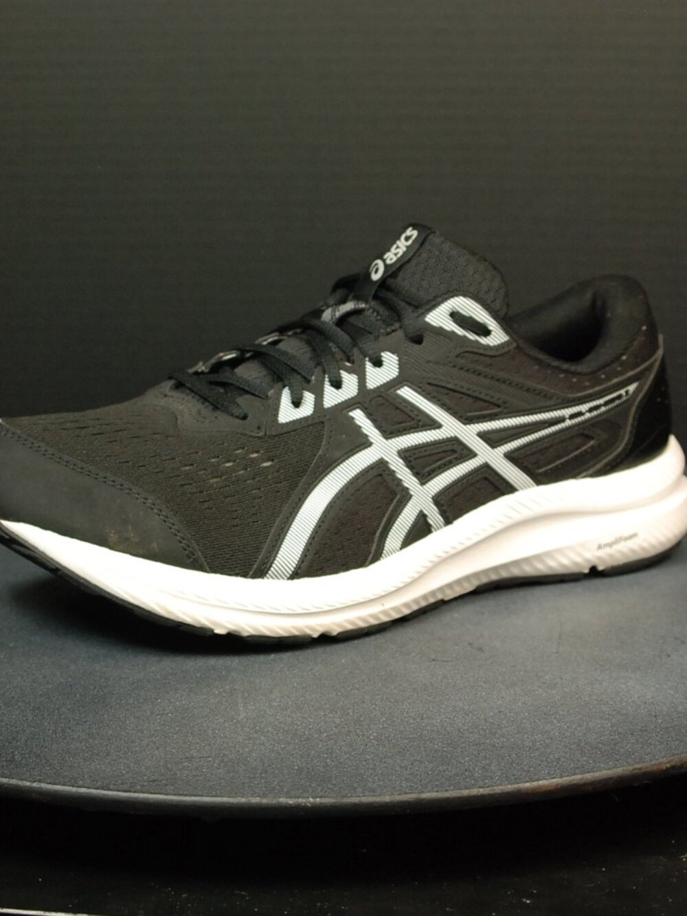 Men’s Asics Gel-Contend 8 Wide Black Low-top sneakers Black White’ 1011B493